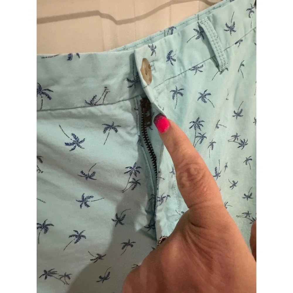 Men's Izod Saltwater Blue Palm Tree Print Shorts Size 32 4 Pocket EUC Flat Front